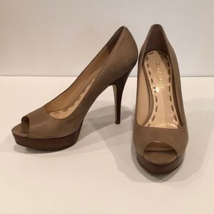 ENZO ANGIOLINI LEATHER PUMP